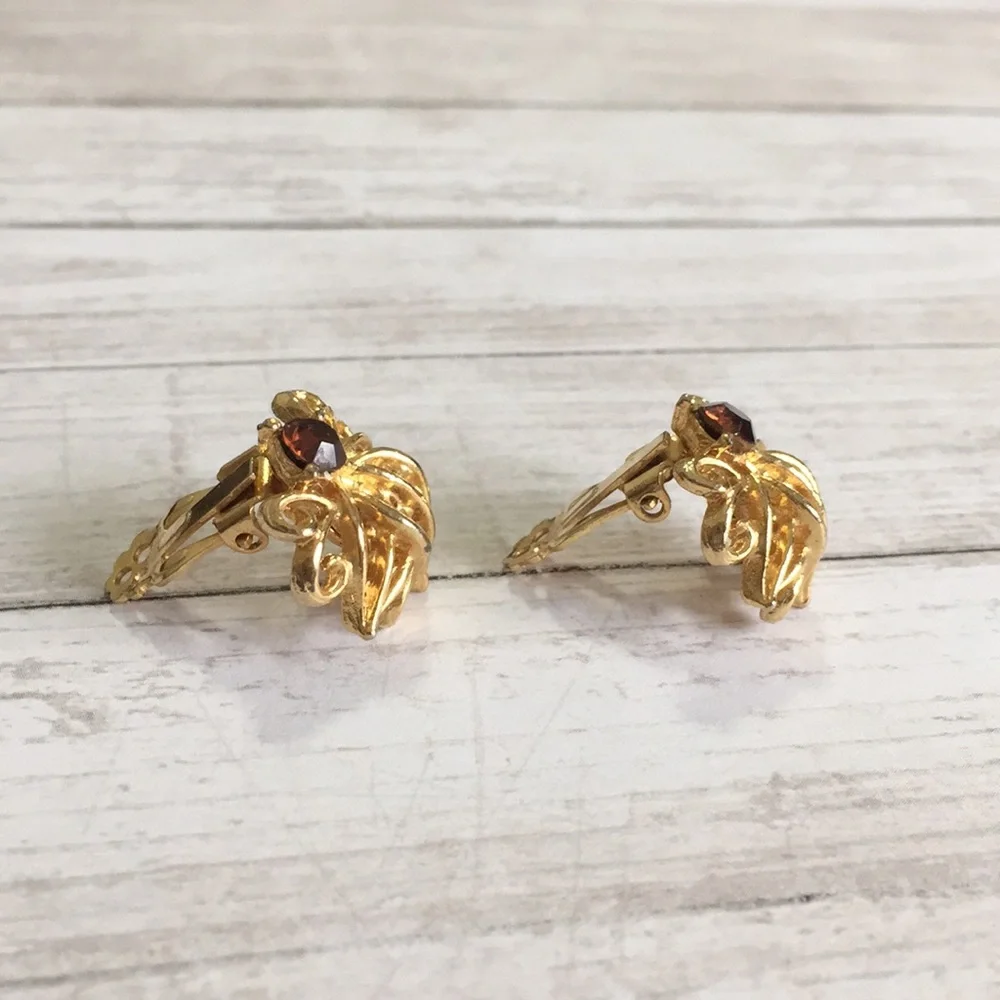 Vintage Clip On Earrings Gold Tone